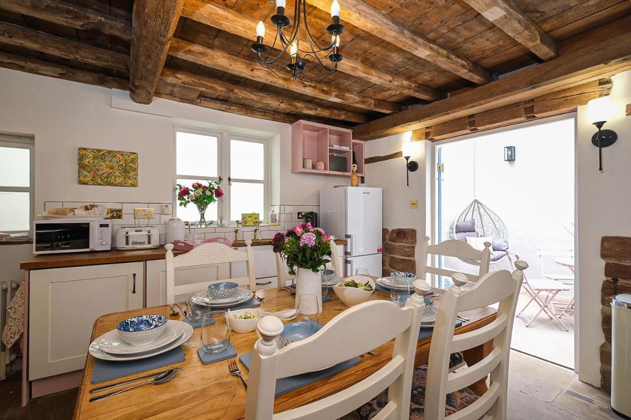 Joe'S Cottage Бриджнорс Экстерьер фото
